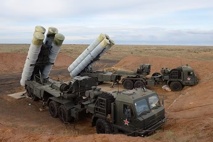 Hệ thống tên lửa phòng không S-500 của Nga, có tên gọi là Prometheus, hiện là hệ thống phòng không tiên tiến nhất của nước này. Ảnh: Caspian News.