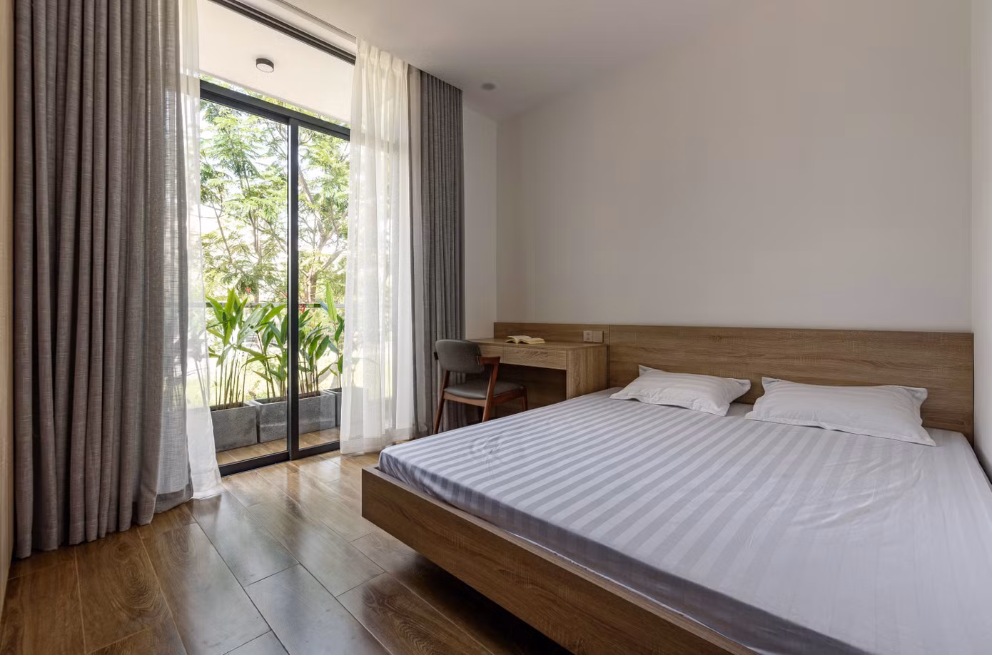 Rời phố về quê với ngôi nhà chứa cả một vùng xanh mát - 21