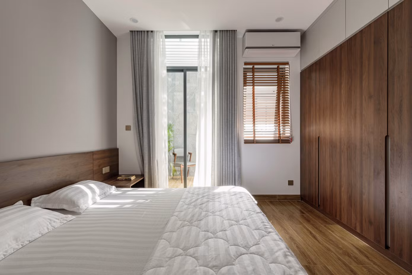 Rời phố về quê với ngôi nhà chứa cả một vùng xanh mát - 18