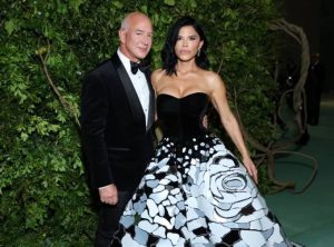 Jeff Bezos bán siêu du thuyền nửa tỷ USD vì ‘quá gây chú ý’