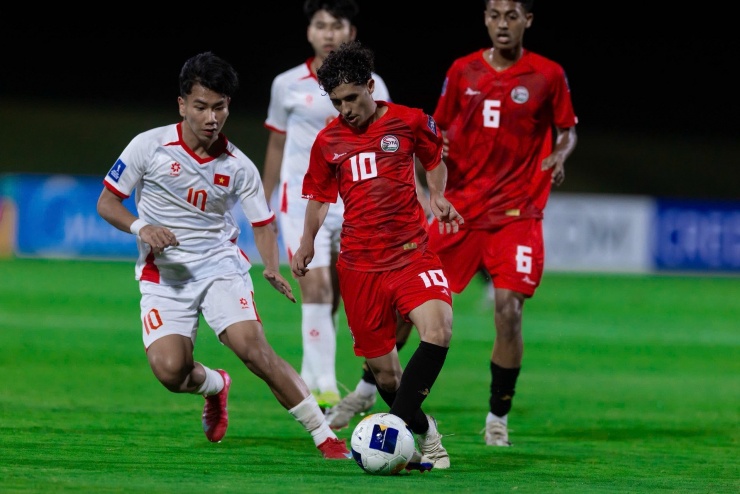 U17 Việt Nam (áo trắng) có trận đấu hay 