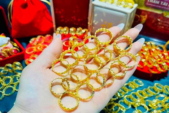 Giá vàng hôm nay, ngày 7/5, tiếp tục tăng mạnh giá vàng nhẫn và giá vàng miếng.