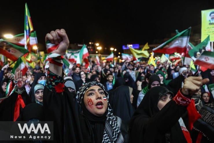 Mỹ chờ phản hồi của Tehran, người Iran tuần hành rầm rộ ủng hộ chính phủ - 2