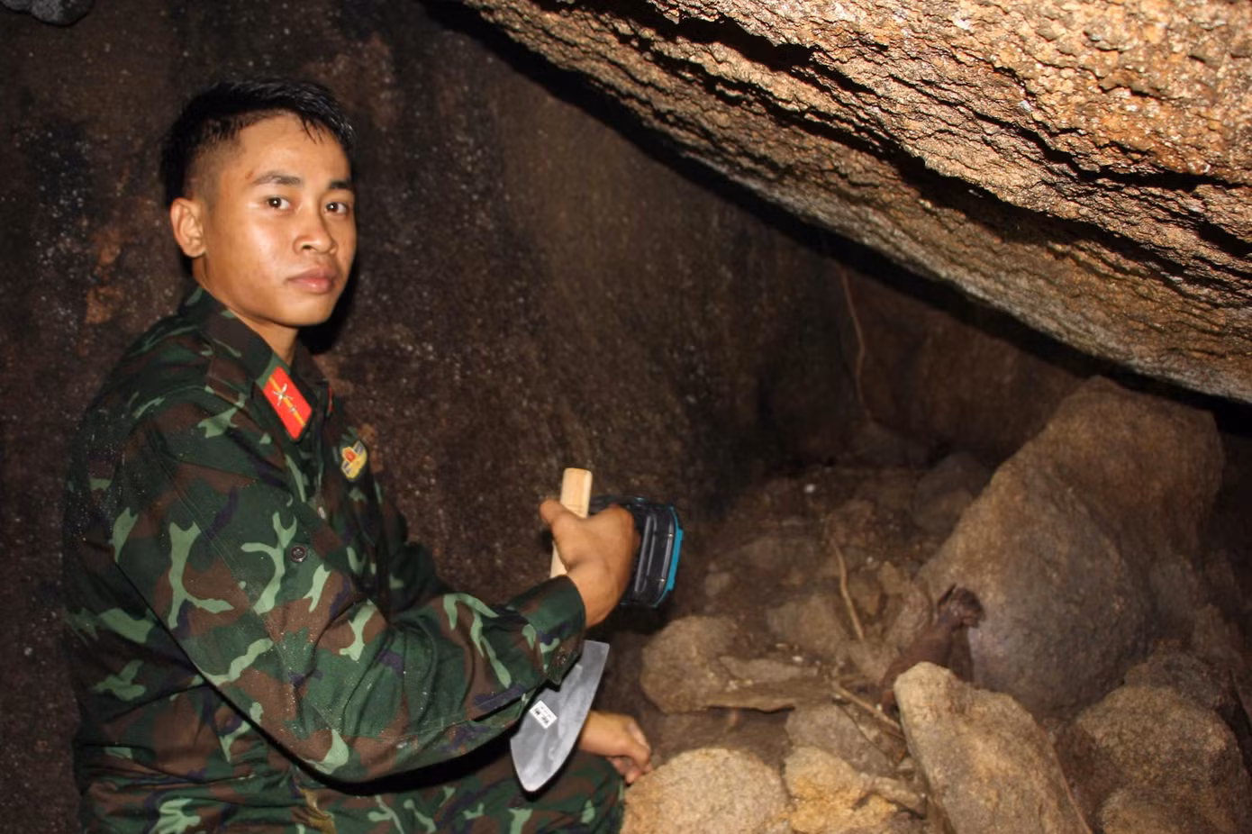 Thanh niên kể chuyện vào hang đá như mê cung thấy nhiều hài cốt liệt sĩ - 3