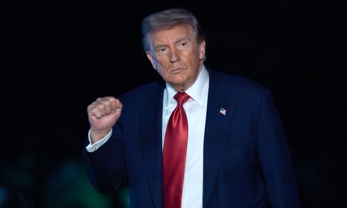 Tổng thống Mỹ Donald Trump tại bãi cỏ phía nam Nhà Trắng ngày 8/5. Ảnh: AP