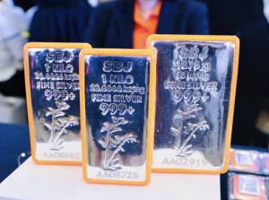 Giá bạc hôm nay 14-5: Vượt xa đà tăng của vàng, chạm mốc 3,3 triệu đồng/lượng
