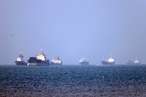 Iran cho ‘hàng chục tàu Trung Quốc’ đi qua eo biển Hormuz
