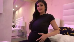 Kylie Jenner: ‘Tôi đã hoảng sợ khi phát hiện mang thai ở tuổi 19’