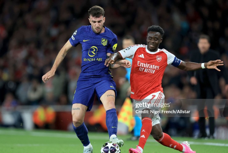 Arsenal khá vất vả trong việc tiếp cận khung thành đối thủ trong hiệp một