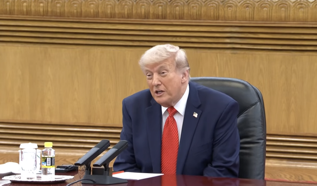 Ông Donald Trump phát biểu tại hội đàm. Ảnh: AP