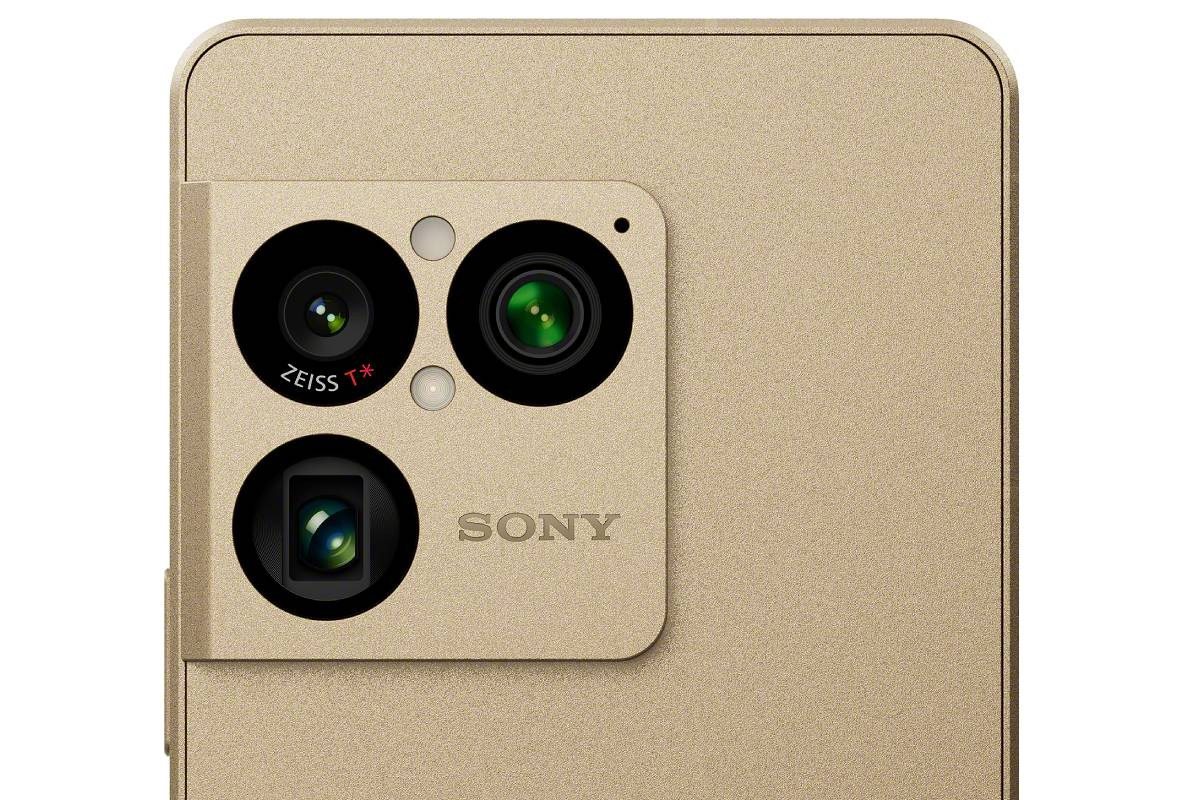 Cận cảnh cụm camera sau của Sony Xperia 1 VIII.