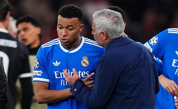 HLV Mourinho được kỳ vọng có thể trị được dàn sao của Real Madrid trong trường hợp ông trở lại