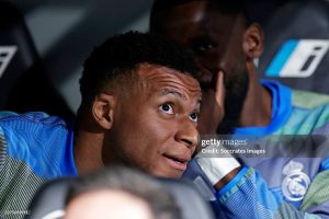 Real Madrid thêm loạn: Mbappe bóng gió chỉ trích HLV trưởng, Arbeloa phản pháo