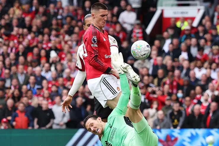 Sesko được VAR công nhận bàn thắng vào lưới Liverpool