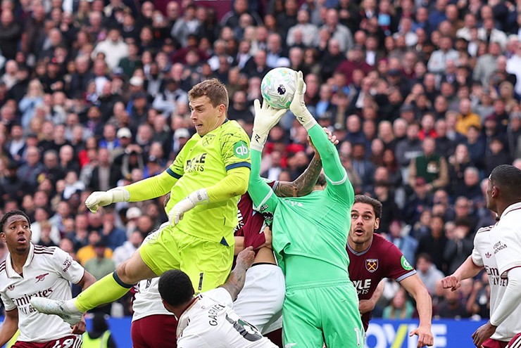 Bàn gỡ hòa ở phút bù giờ của West Ham đã bị VAR từ chối