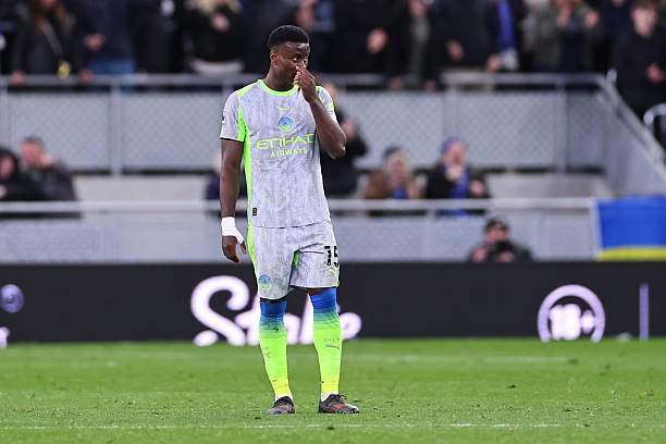 Guehi, từ "đá tảng" của hàng thủ Man City tới tội đồ với sai lầm không thể tin nổi