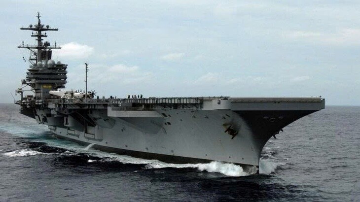 USS George H.W. Bush (CVN-77) hiện cũng đang làm nhiệm vụ trong khu vực CENTCOM. Con tàu bắt đầu triển khai từ tháng 3 và được cho là sẽ tiếp tục hiện diện tại Trung Đông trong thời gian tới. Đây là chiếc cuối cùng của lớp Nimitz và cũng là tàu sân bay hiện đại nhất thuộc lớp này.