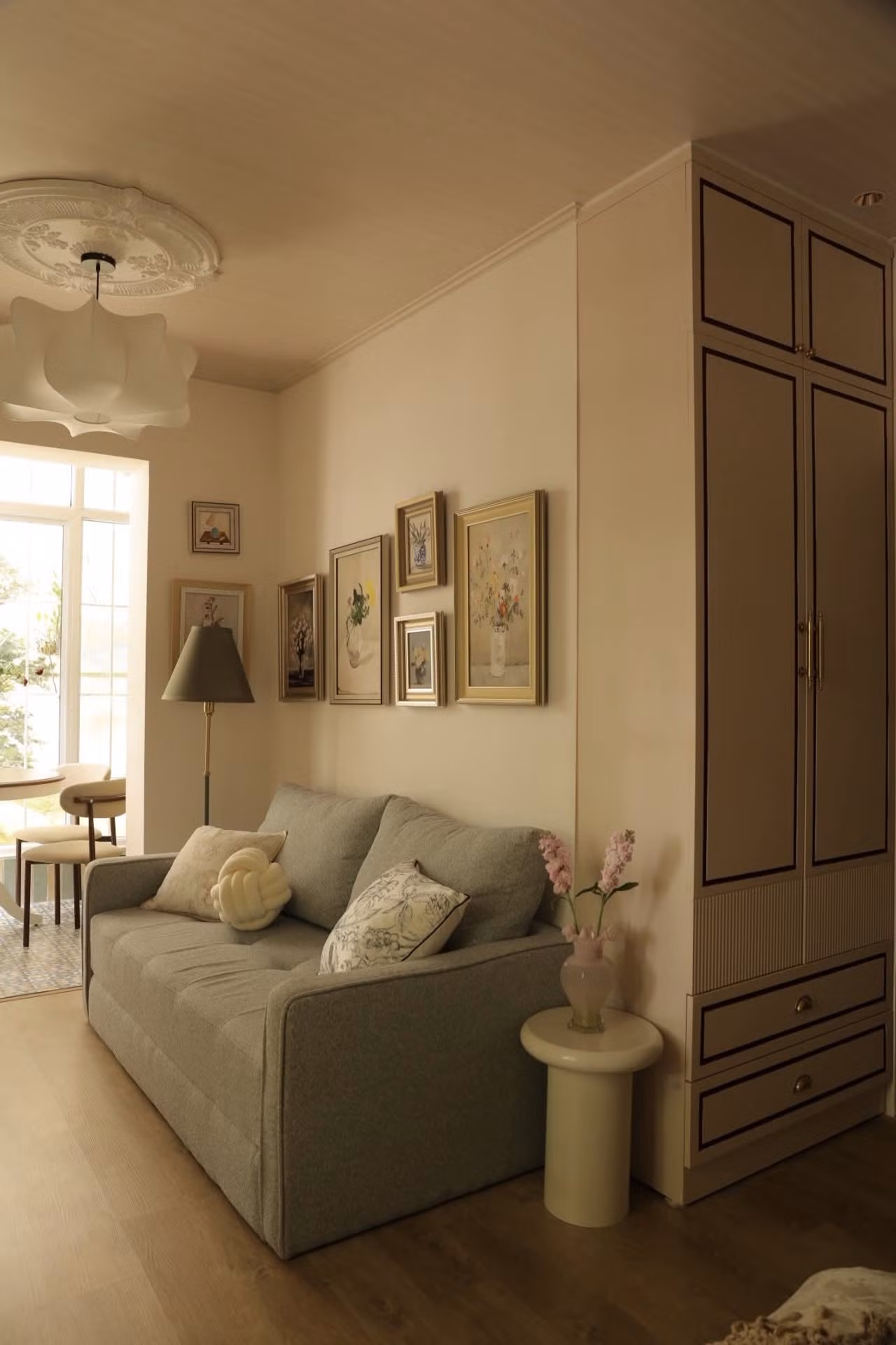 'Tái sinh' nhà tập thể cũ chỉ hơn 20m2 thành tổ ấm thanh lịch - 21
