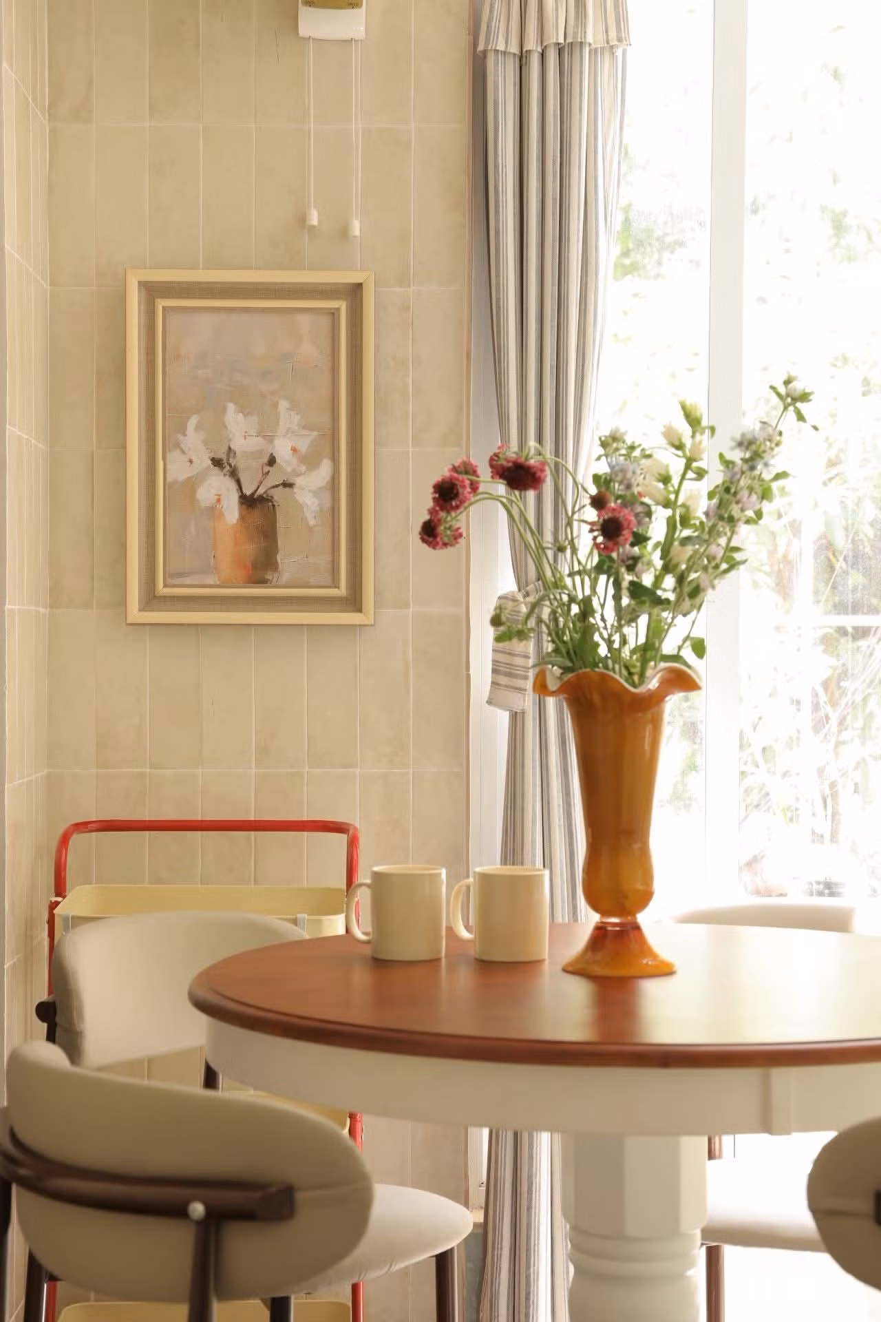 'Tái sinh' nhà tập thể cũ chỉ hơn 20m2 thành tổ ấm thanh lịch - 25