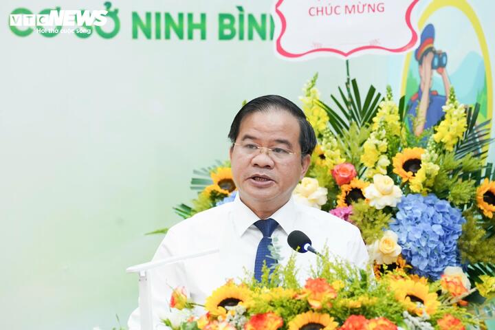 Chuyến tàu đặc biệt chở hơn 1.200 y bác sĩ Bệnh viện Bạch Mai lăn bánh - 3