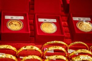Giá vàng liên tục xuyên thủng mốc hỗ trợ: SJC có thể về 120 triệu đồng/lượng?