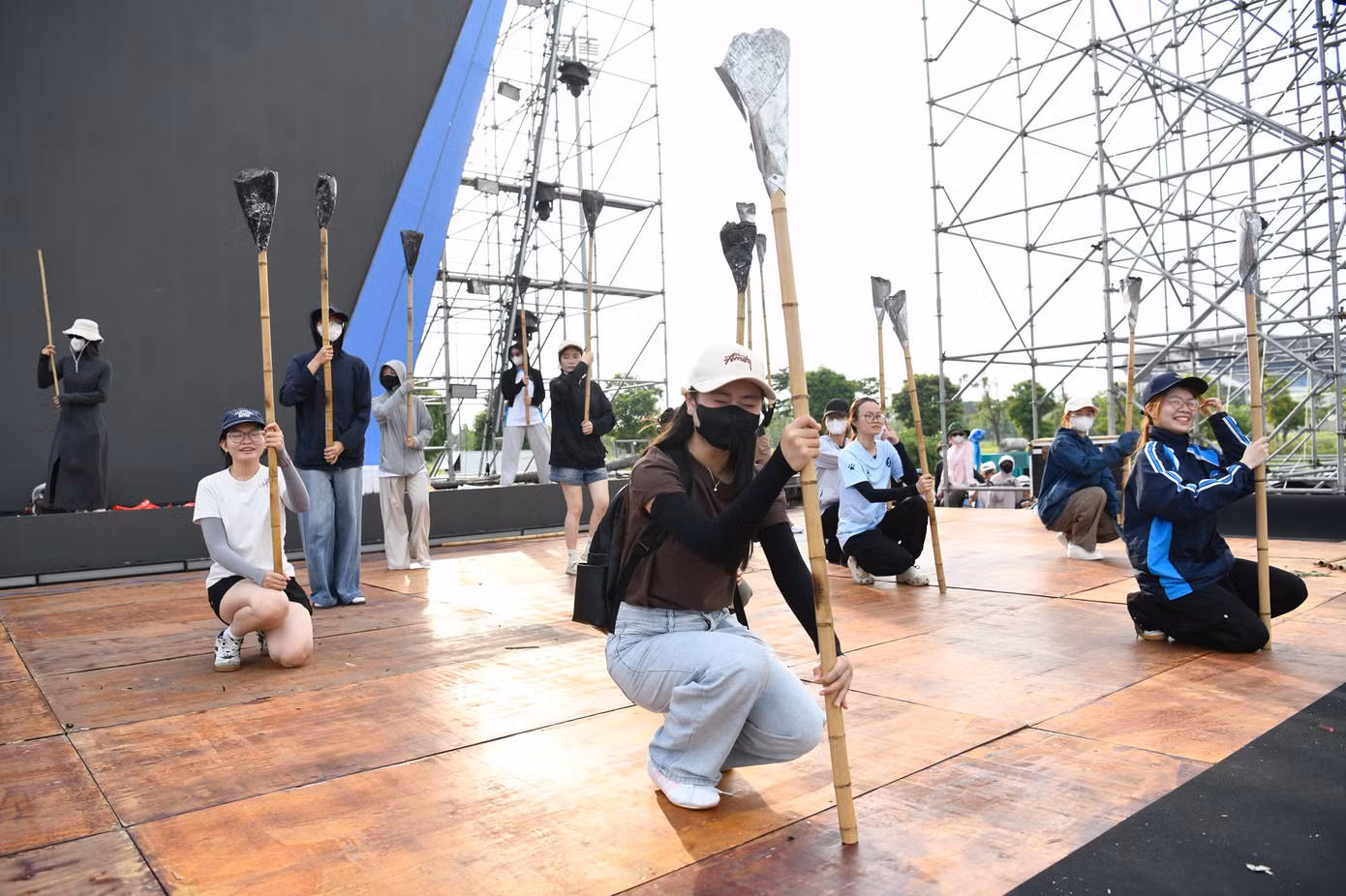 Hàng trăm dancer đội nắng xuyên trưa vì concert Thanh Xuân - 9