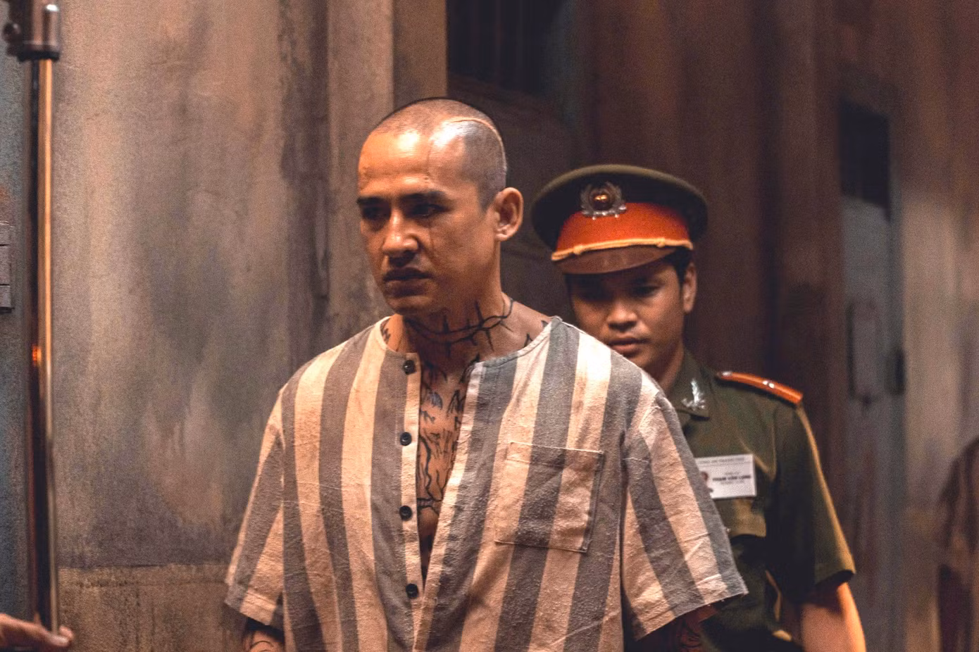 Tuấn Trần và Lương Thế Thành đóng tù nhân - 1