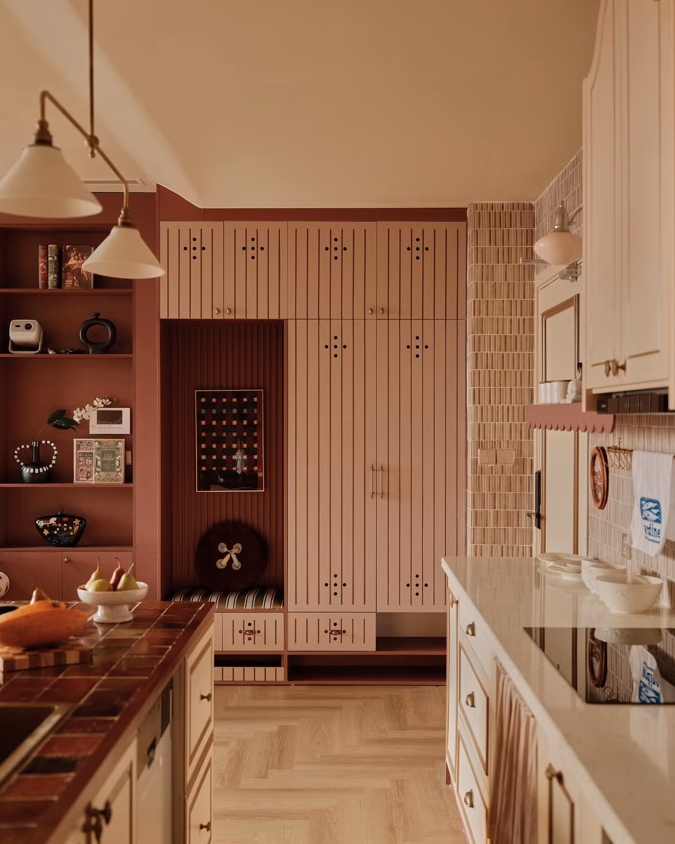 Mê mẩn với căn duplex với tông màu mận chín - 7