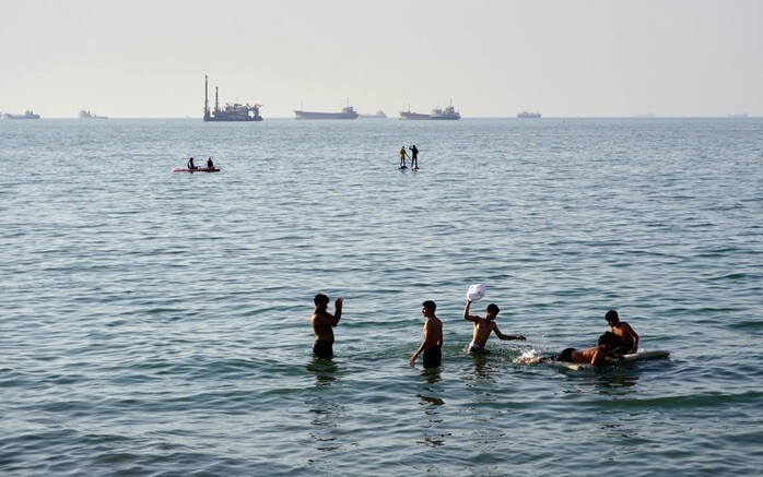 Chiến sự Trung Đông ngày 27-6: Bahrain hứng không kích, thêm tàu chở dầu bị tấn công ở Hormuz - 1