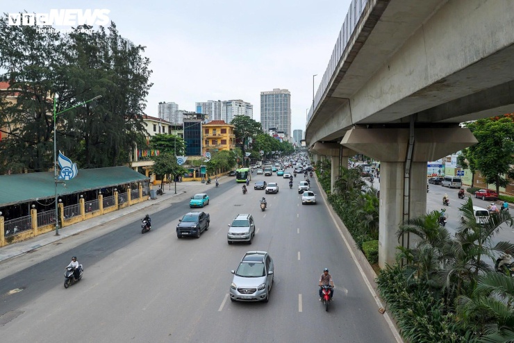 Mặt đường mới giúp các phương tiện lưu thông thuận lợi hơn, đồng thời tạo diện mạo khang trang cho tuyến phố. Nhiều người tham gia giao thông cho biết họ không còn cảm giác lo lắng khi phải đi qua những đoạn đường đào xới hoặc gồ ghề như trong thời gian thi công.
