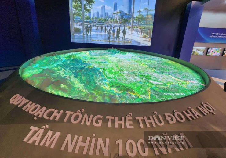 Sa bàn quy hoạch Tổng thể thủ đô tầm nhìn 100 năm ở Bảo tàng Hà Nội.