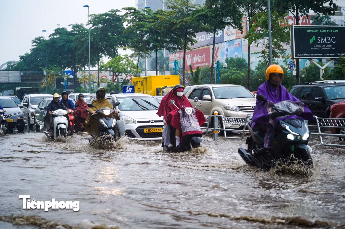 Miền Bắc mưa lớn đỉnh điểm