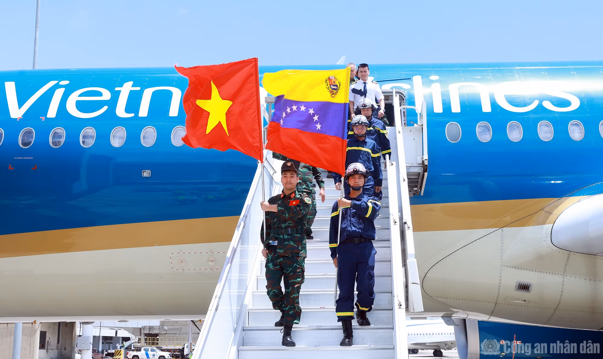 Đoàn cứu hộ, cứu nạn Việt Nam đã tới Venezuela
