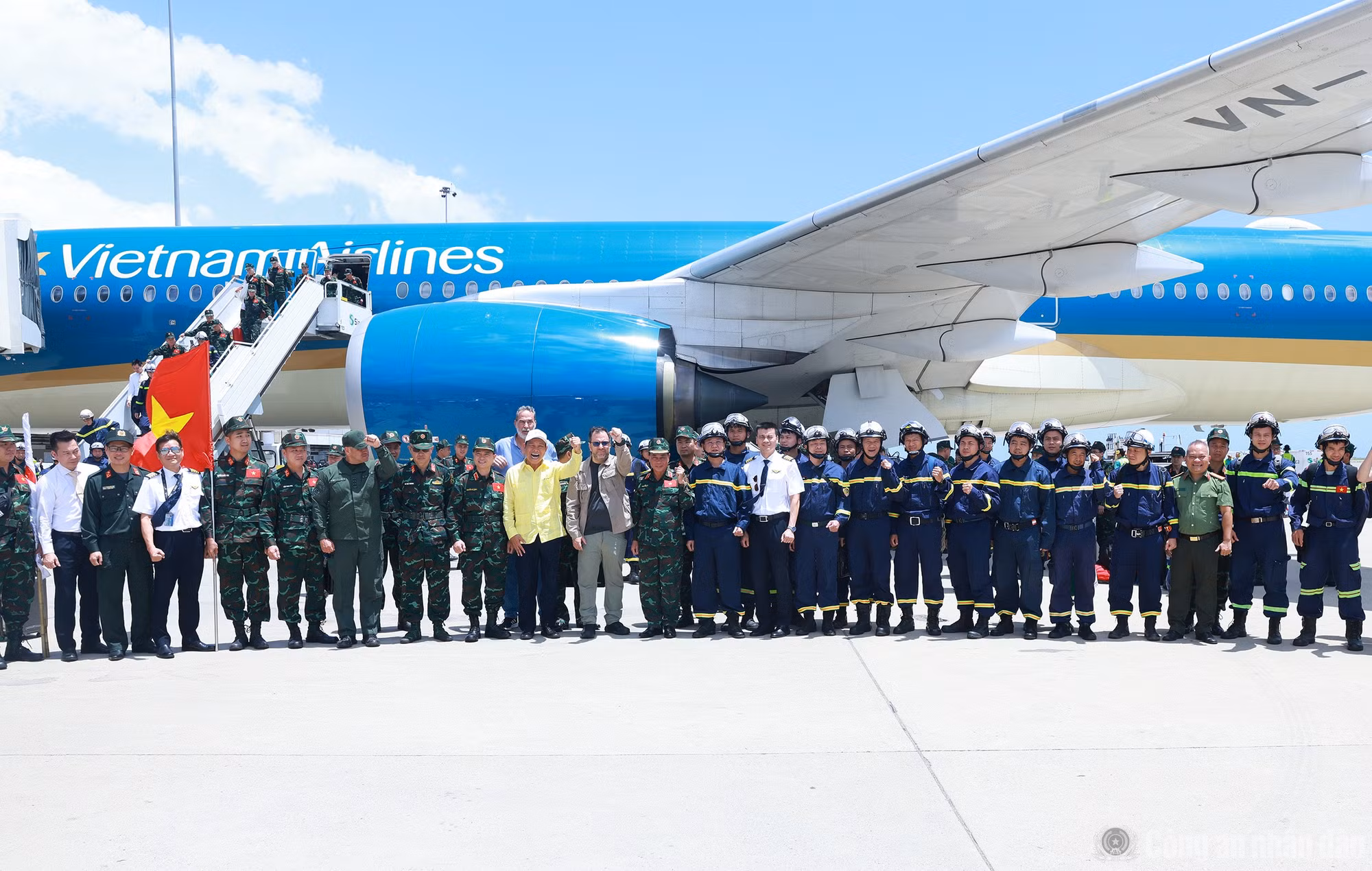 Đoàn cứu hộ, cứu nạn Việt Nam đã tới Venezuela - 4