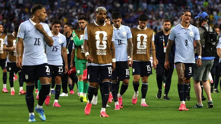 ĐT Uruguay sinh biến trước trận gặp ĐT Tây Ban Nha