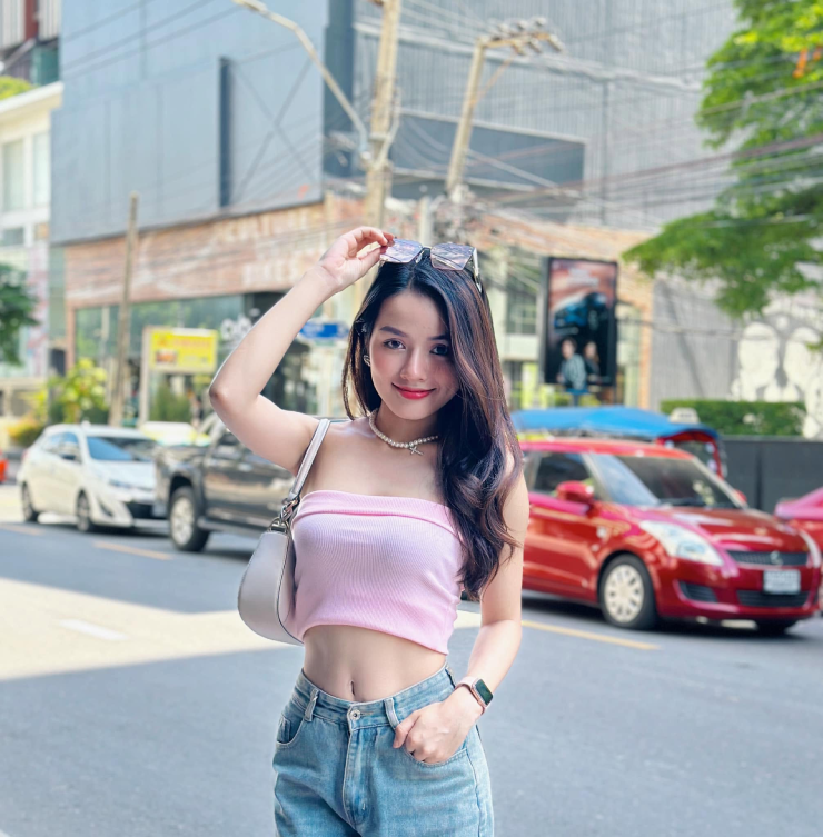 Hot girl Việt khóc nghẹn khi gặp Ronaldo, tiếc nuối vì Đức bị loại sốc ở World Cup - 11