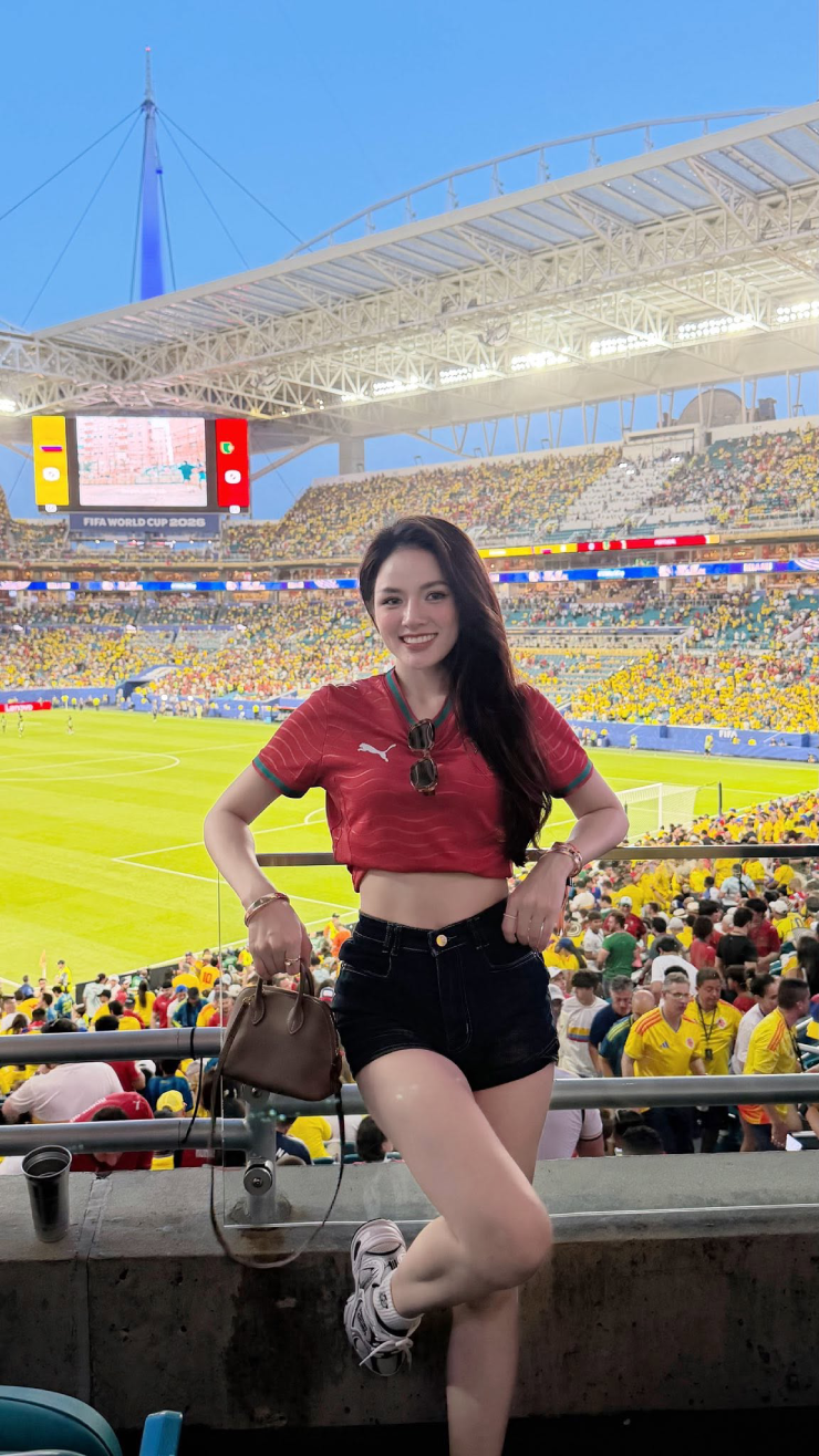 Có mặt ở Mỹ, tận mắt chứng kiến Ronaldo thi đấu World Cup, khoảnh khắc ấy đã khiến Đan Thi xúc động bật khóc