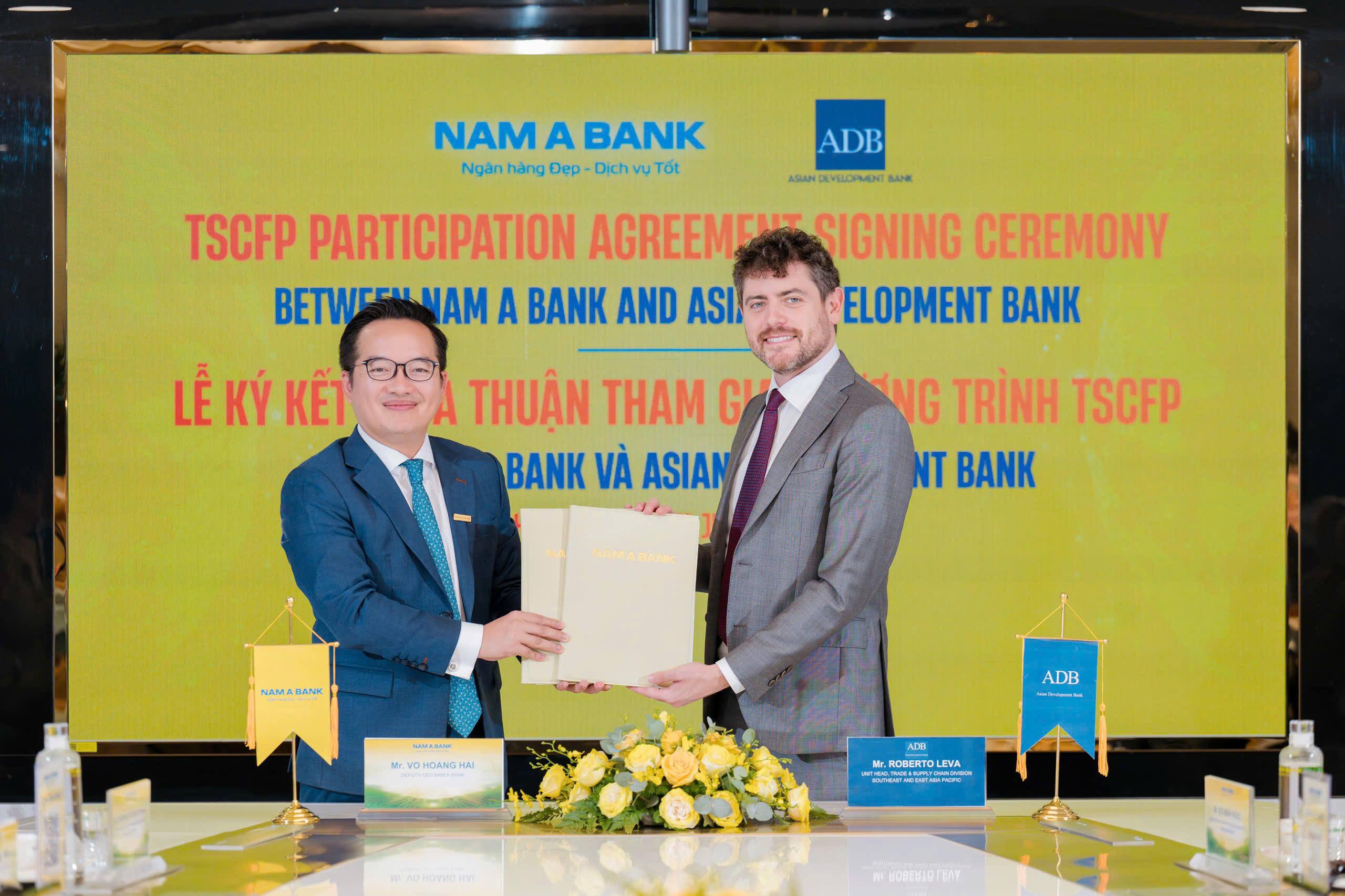 Đại diện Nam A Bank và ADB ký kết Thỏa thuận Ngân hàng phát hành (Issuing Bank Agreement - IBA)