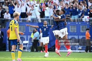 Video bóng đá Pháp – Thụy Điển: Đỉnh cao Mbappe, ông lớn thị uy (World Cup)