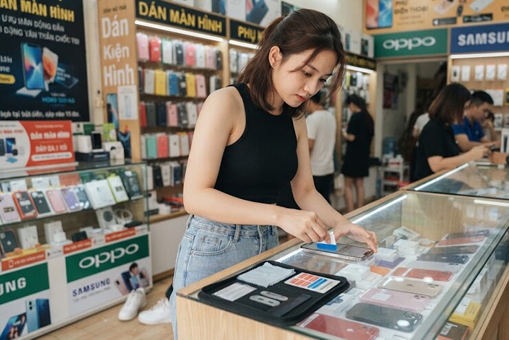 Kính cường lực là phụ kiện rất phổ biến với người dùng smartphone.