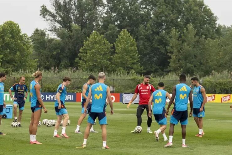 Trực tiếp bên lề chung kết World Cup: Tây Ban Nha hủy, Argentina hoãn buổi tập cuối vì bão - 1