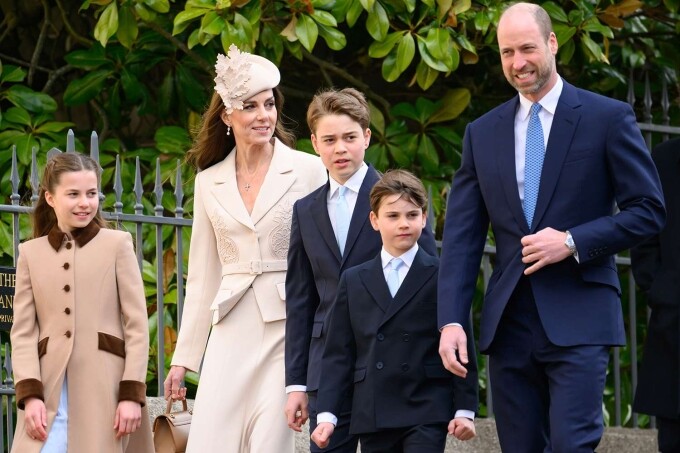 Gia đình nhà Wales, gồm Thân vương William, Vương phi Kate, Hoàng tử George, Công chúa Charlotte, Hoàng tử Louis, khi dự lễ Phục sinh hồi tháng 4. Ảnh: Instagram