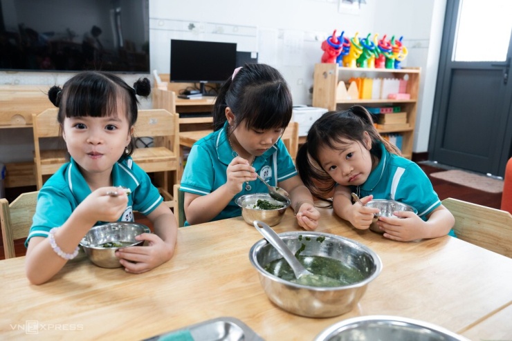 Học sinh tại trường Mầm non Ánh Sao, phường Yên Sở, Hà Nội. Ảnh: Tùng Đinh