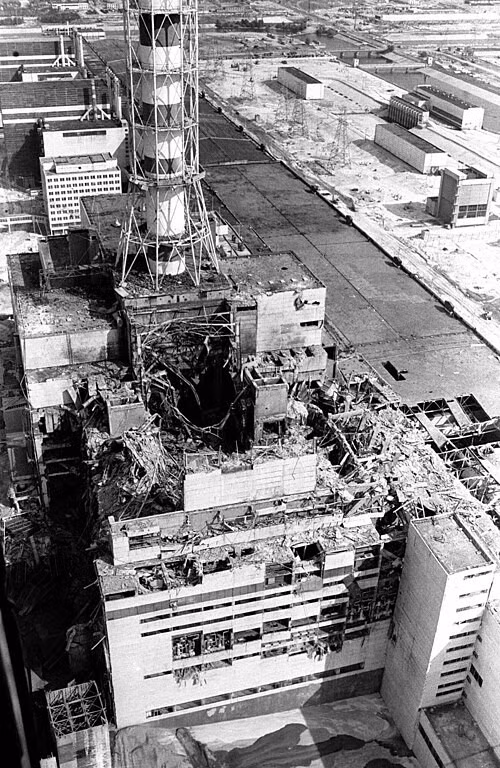 Thảm hoạ Chernobyl là một vụ tai nạn hạt nhân xảy ra ngày 25/4/1986 khi lò phản ứng số 4 của nhà máy điện hạt nhân Chernobyl ở Ukraine bị nổ. Sự kiện được coi là thảm họa hạt nhân tồi tệ nhất trong lịch sử cả về phí tổn và thương vong. Ảnh: IAEA.
