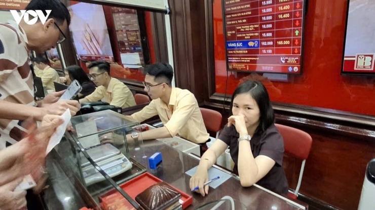 Dòng tiền dịch chuyển, nhà đầu tư tìm kiếm kênh thay thế