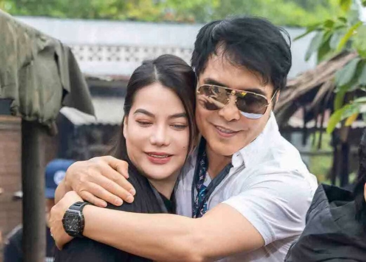Trương Ngọc Ánh và Sir Daniel K. Winn. Ảnh: NSX