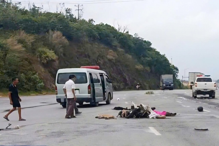 Hiện trường vụ tai nạn, sáng 3/7. Ảnh: Hùng Lê