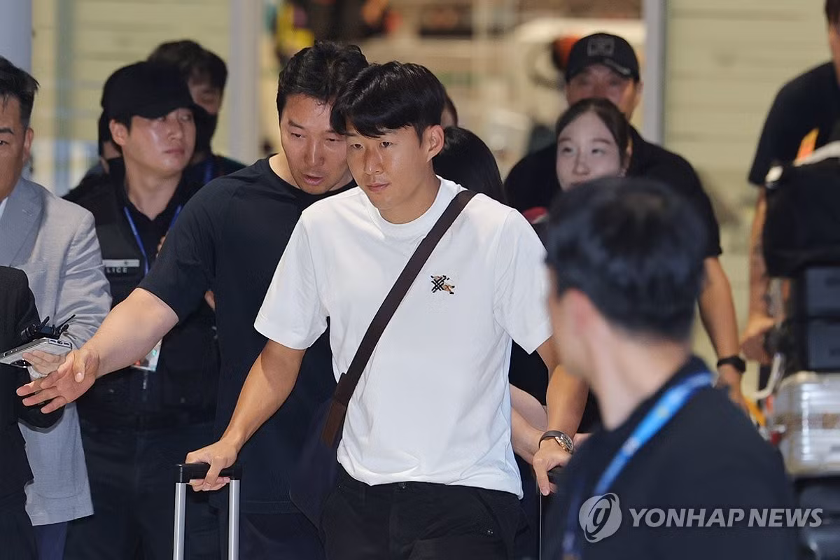 Son Heung Min vẫn được chào đón khi trở về Hàn Quốc hôm 1/7.