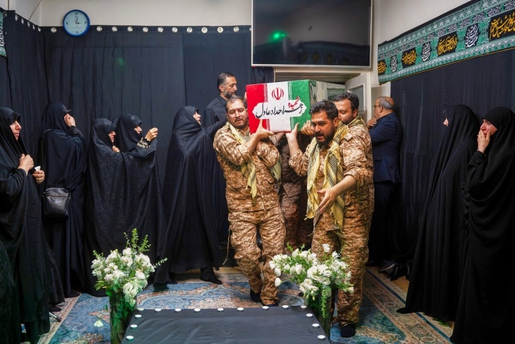 Triệu người dự lễ tang cố lãnh tụ tối cao Iran Ali Khamenei - 4