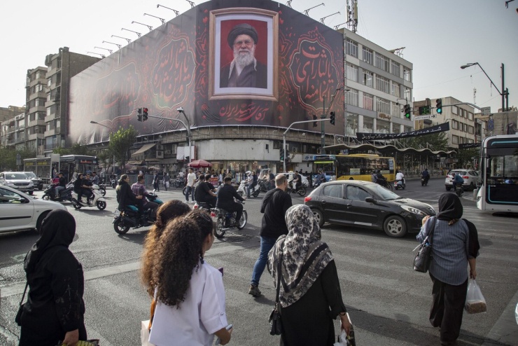 Triệu người dự lễ tang cố lãnh tụ tối cao Iran Ali Khamenei - 7